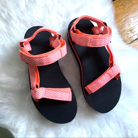 pink platform tevas